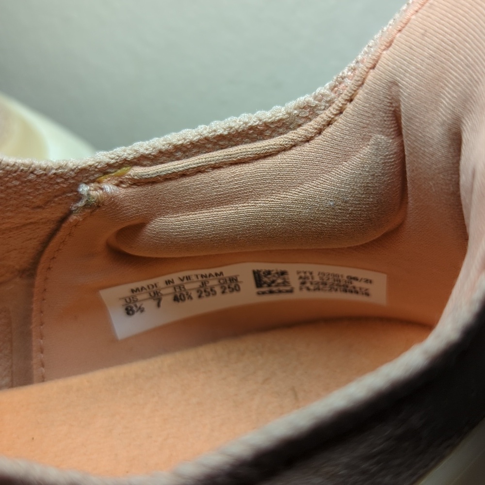 Adidas Women's Ultraboost 21 Running Shoes Blush Pink White Women's Size 8.5 - Picture 4 of 7